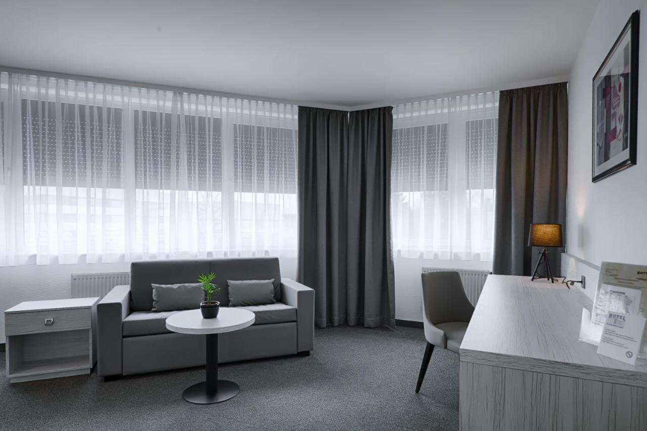 Hotel Townhouse Dahlewitz  Екстер'єр фото