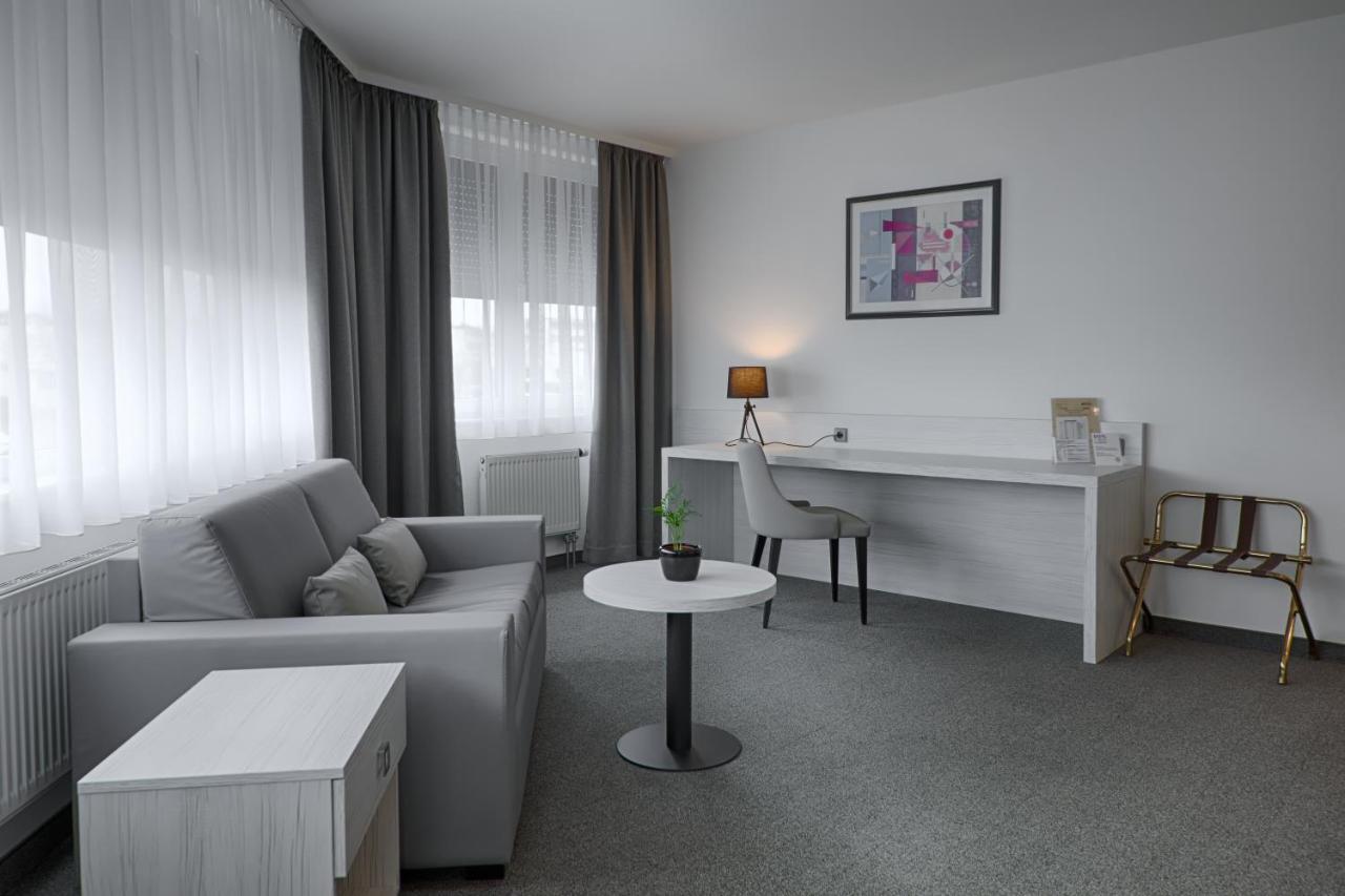 Hotel Townhouse Dahlewitz  Екстер'єр фото